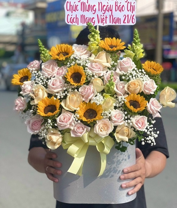 cua-hang-hoa-tuoi-phuc-tho-ha-noi-sac-mau-flower